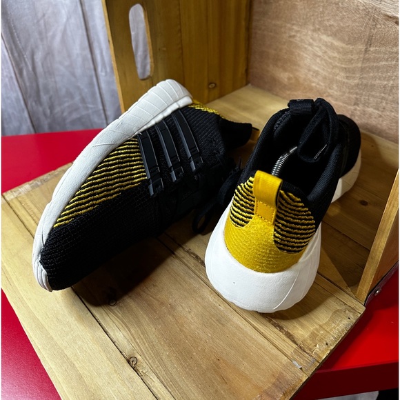 Adidas Questar Flow - Picture 3 of 5